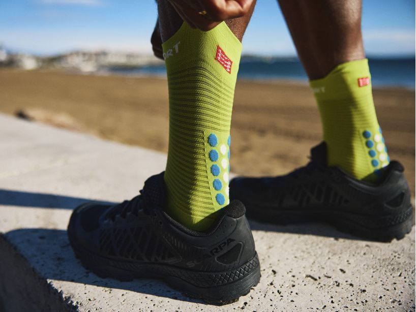 PRO RACING SOCKS V4.0 RUN HIGH - PRIMEROSEFJORD BLUE